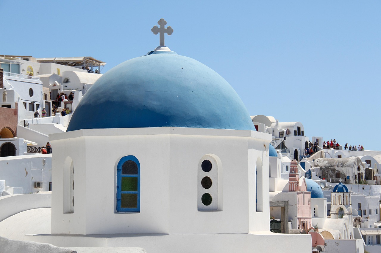 Romantic Getaways in Santorini